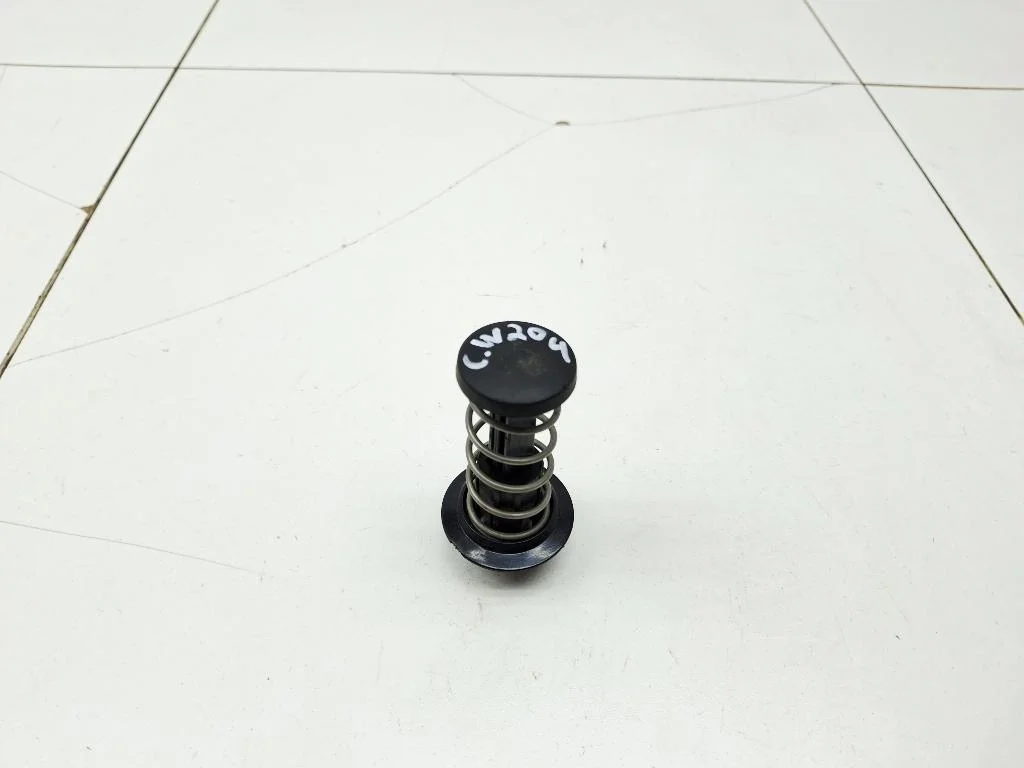 Отбойник капота Mercedes-Benz C-Class A2048800127 W204