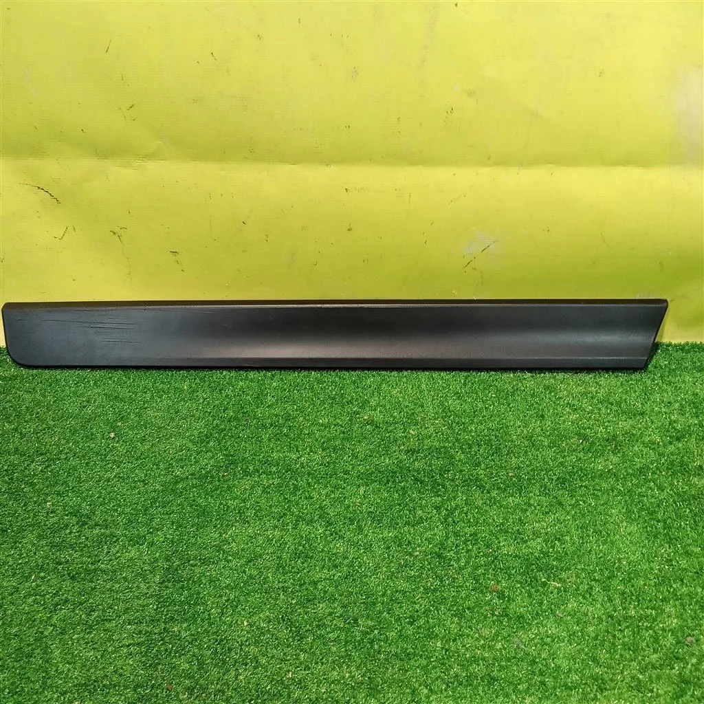 Накладка двери задней правой  Nissan X-Trail (T32) 2014 828764CM1A 7299