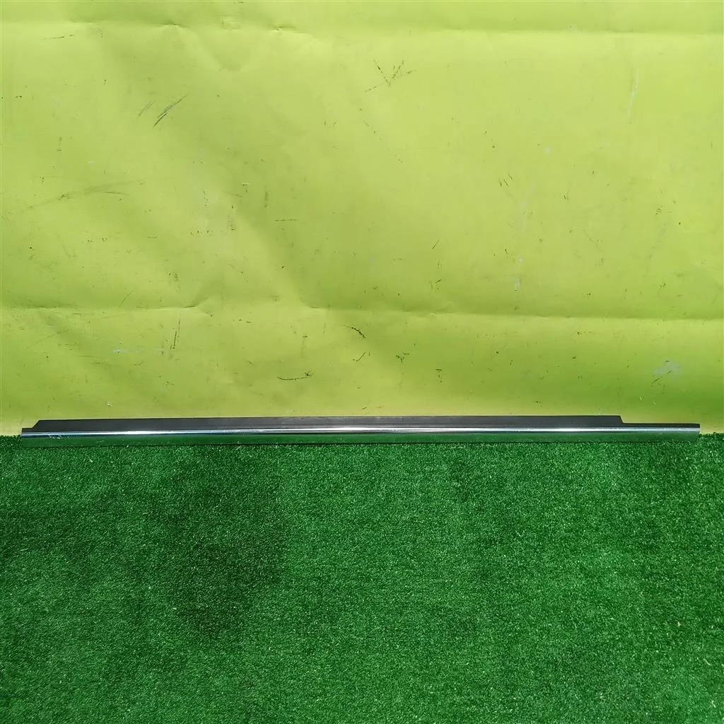 Накладка стекла переднего левого  MERСEDES BENZ GLK-Class (X204) 2008 A2047252265 8345