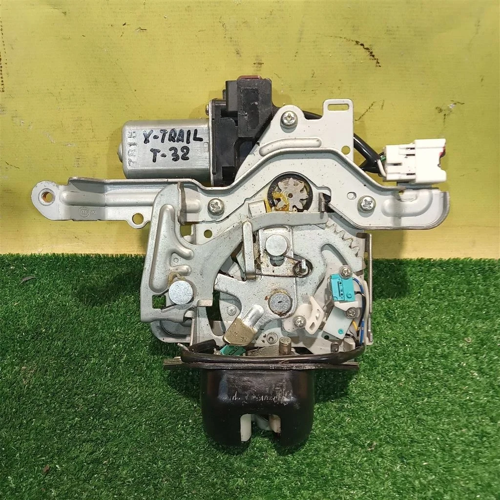 Замок багажника  Nissan X-Trail (T32) 2014 905001AA0B 8501