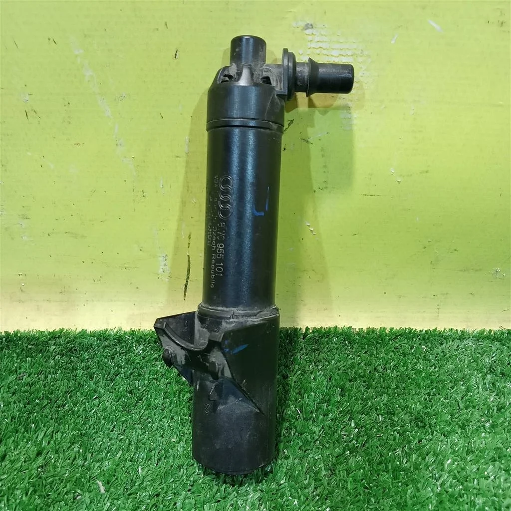 Форсунка омывателя фары  Audi A4 (B9) 2015 8W0955101 8723