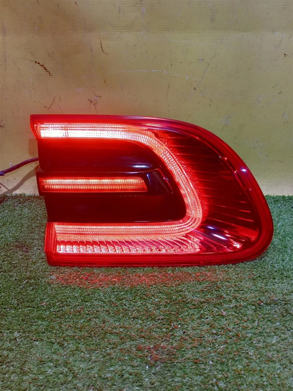 Фонарь задний внутренний левый  Porsche  Macan 95B 2013 95B945093F 9299