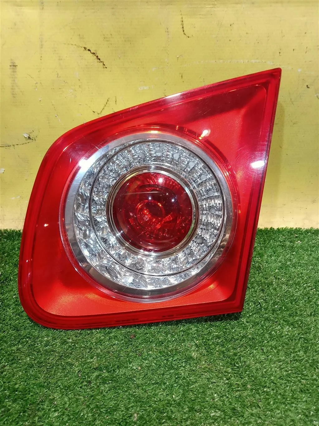 Фонарь задний внутренний правый  Volkswagen  Jetta 5 2005 1K5945094H 9307