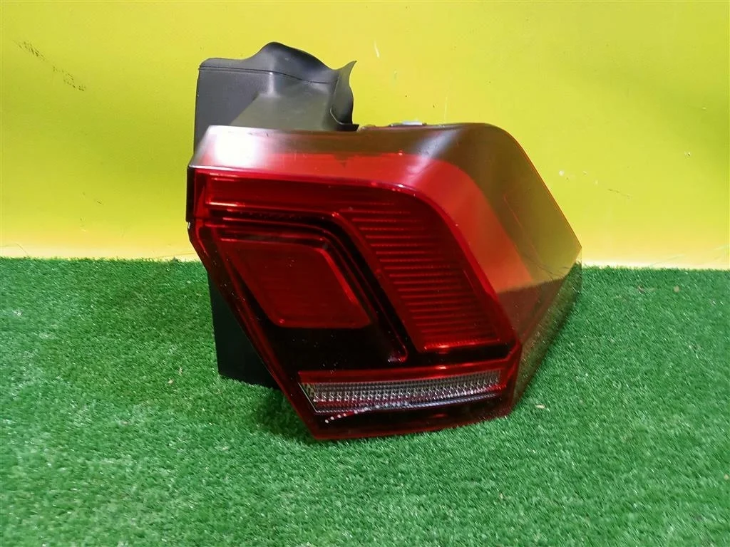 Фонарь задний наружный правый  Volkswagen  Tiguan Mk2 2016 5NA945096D 10098