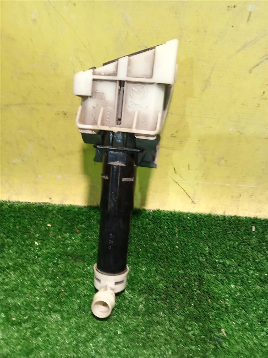 Форсунка омывателя фары  Mazda 3 BL 2008 BHB65182Y 14017