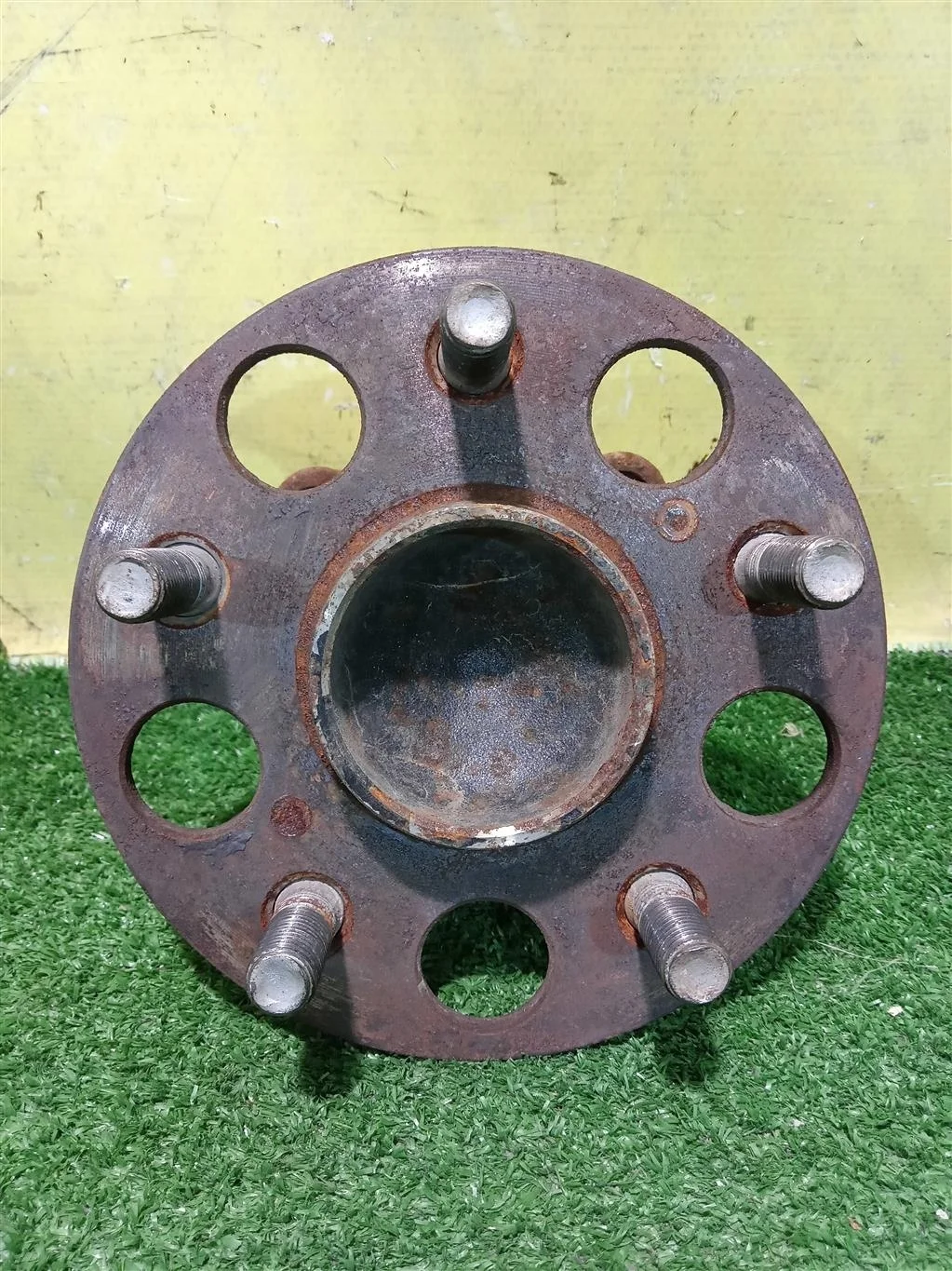 Ступица задняя  Toyota Camry V70 2017 4245042060 17209