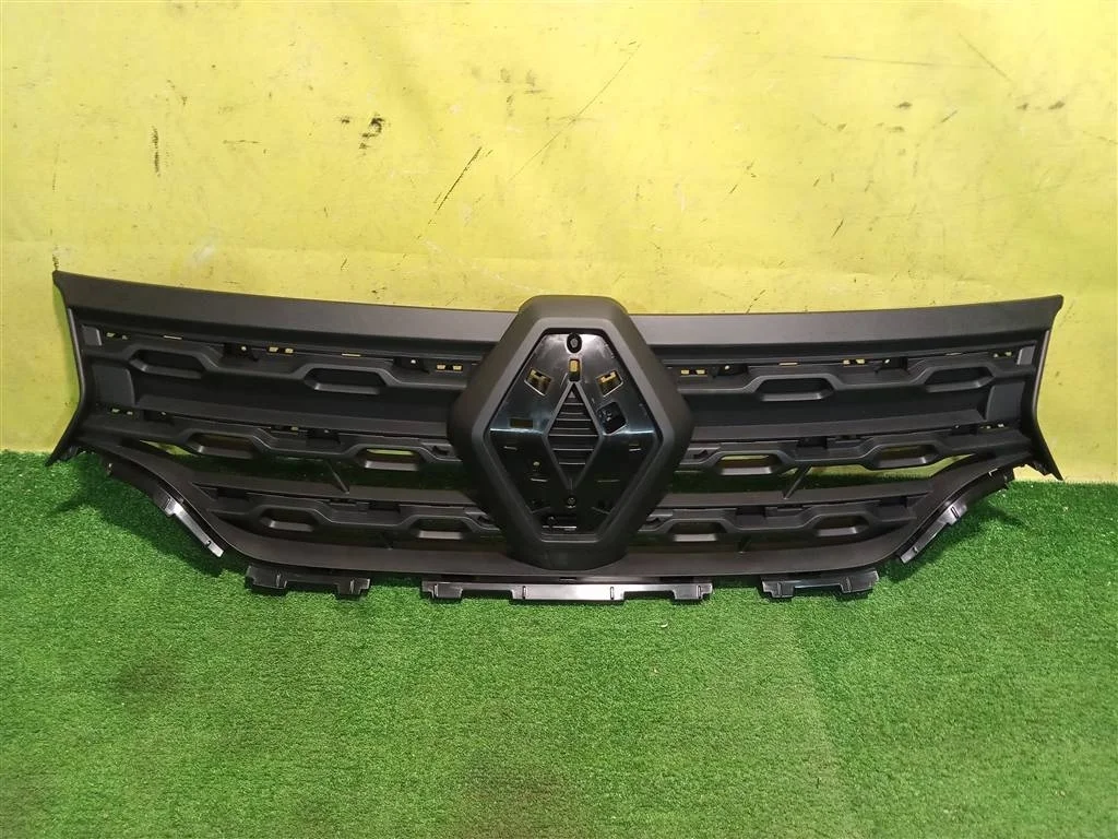 Решетка радиатора Renault Duster 2020 623105801R 19940