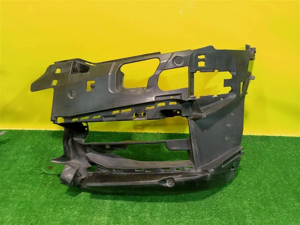 Кронштейн фары противотуманной левой  BMW 5 G30 2016 51117385345 21689