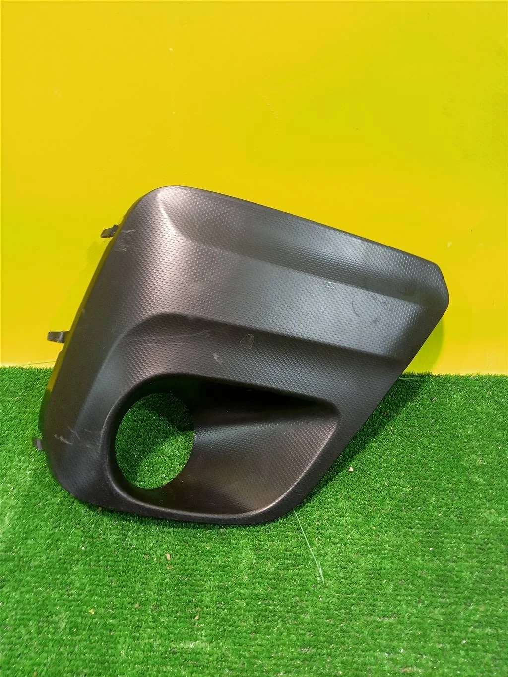 Рамка противотуманой фары правой  Subaru Forester (S14) 2018 57731SJ040 22385