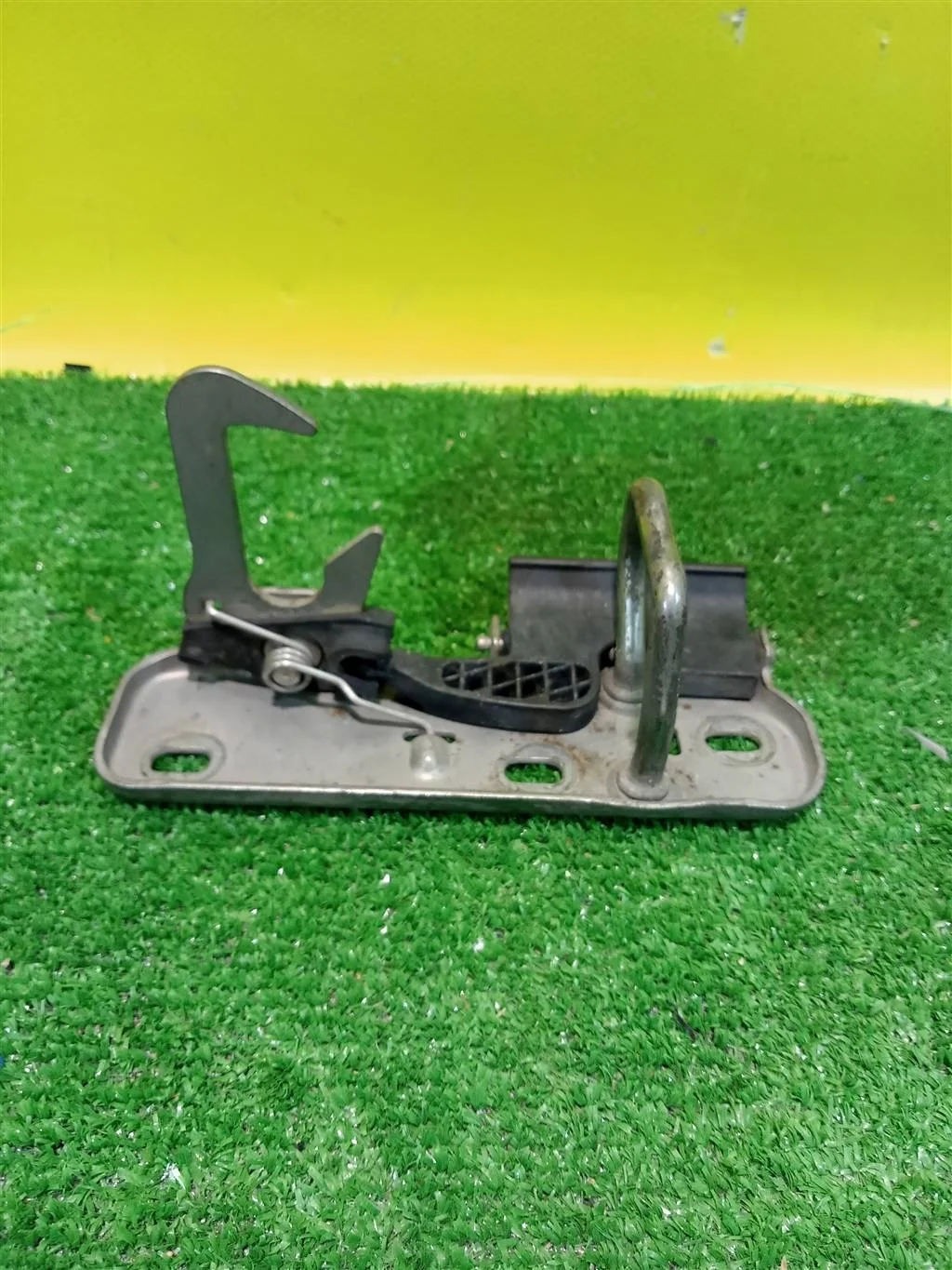 Замок капота  Volkswagen  Golf V 2003 1K0823480 23469