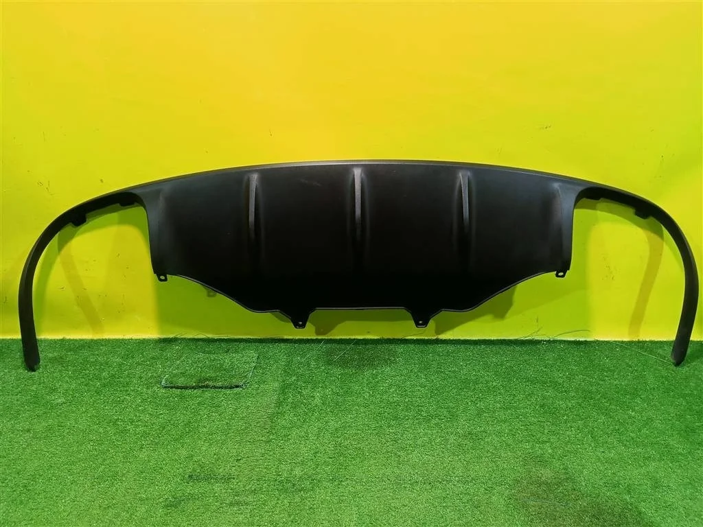 Юбка заднего бампера  Porsche  Macan 95B 2018 95B807834L 24003