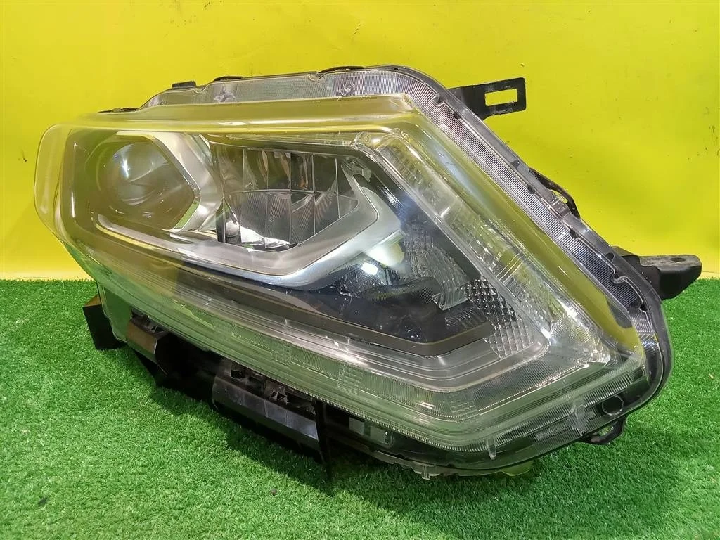 Фара правая LED  Nissan X-Trail (T32) 2014 260104CC5C 24144