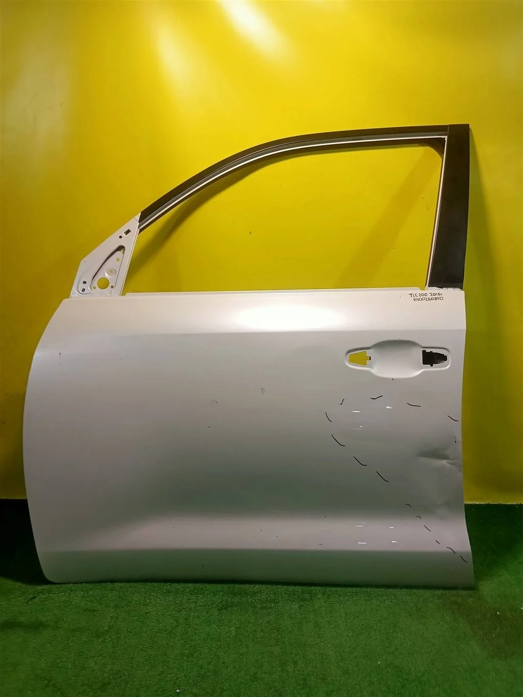 Дверь передняя левая  Toyota Land Cruiser (200) 2015> 6700260830 24163