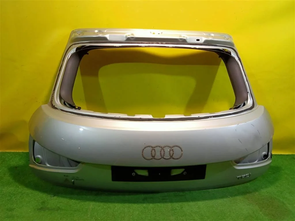 Дверь багажника  Audi A1 (8X) 2011 8X3827023 25004