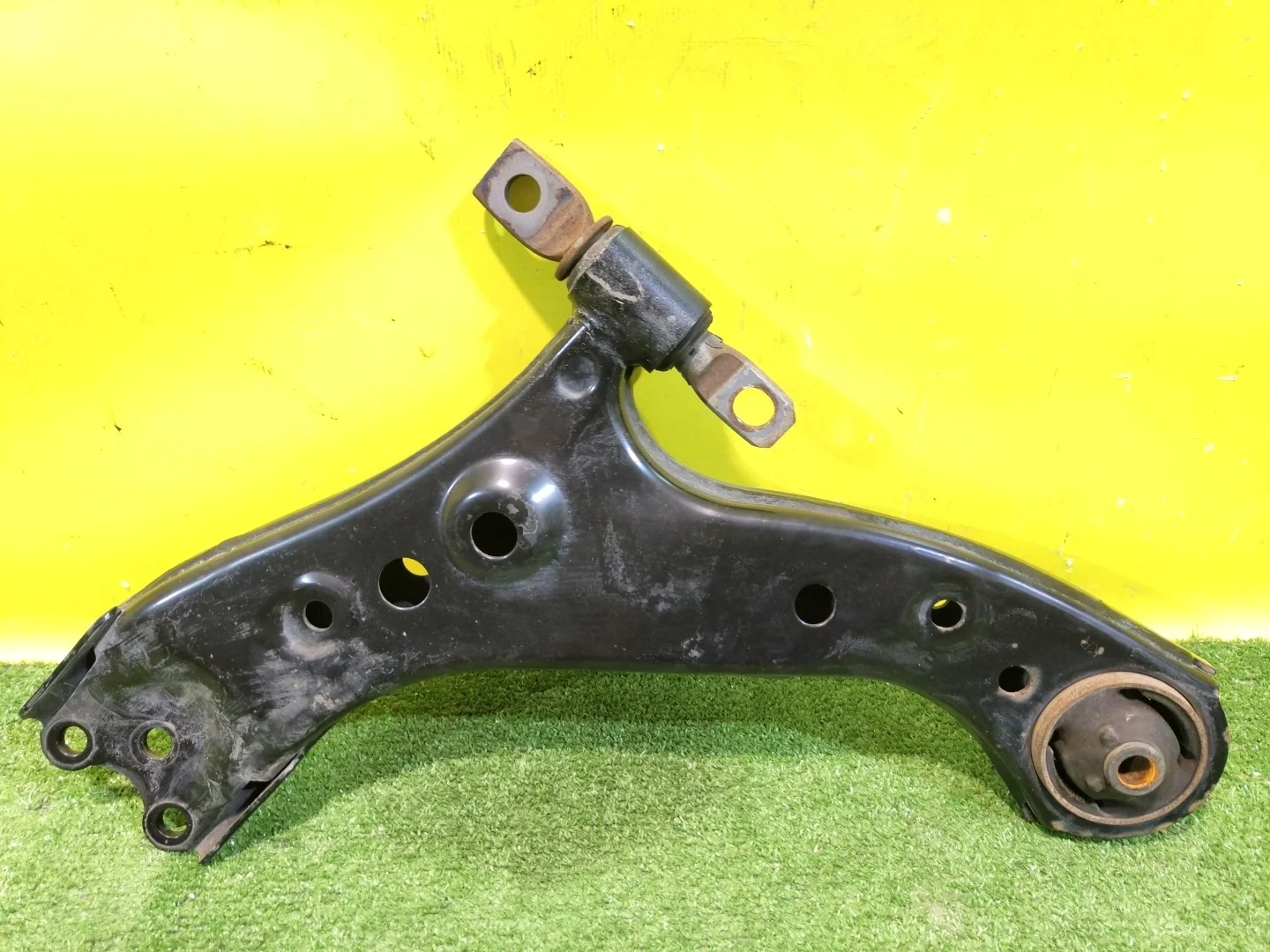 Рычаг передний правый  Toyota RAV4 2018 4806842070 26298