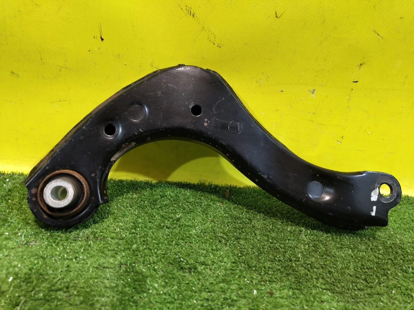 Рычаг задний левый верхний  Toyota Camry V70 2017 4879033020 26435