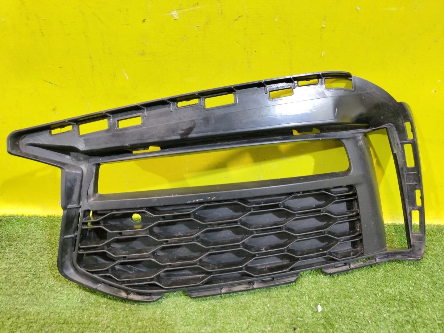 Рамка противотуманой фары левой  BMW 5 G30 2016 51118064963 28338