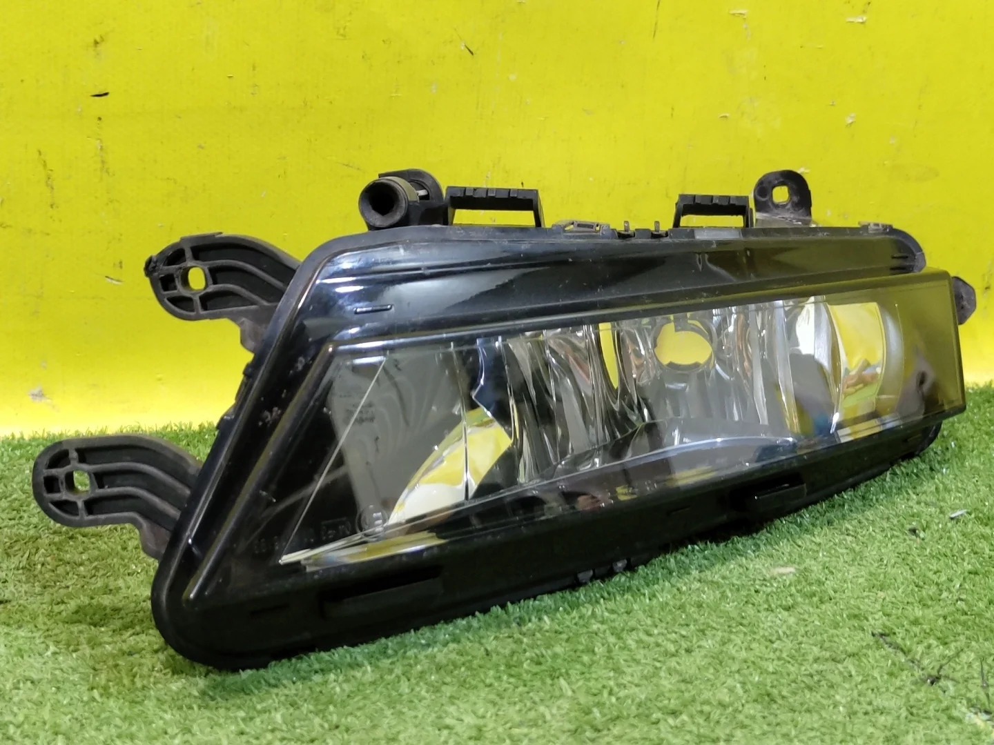 Фара противотуманная правая  Skoda  Octavia A7 2016 5E0941700F 28349