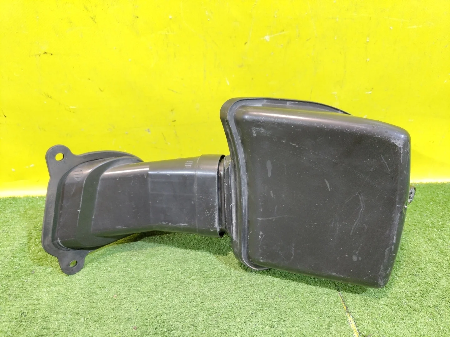 Резонатор воздушного фильтра  Opel Astra J 2010 13337770 28598