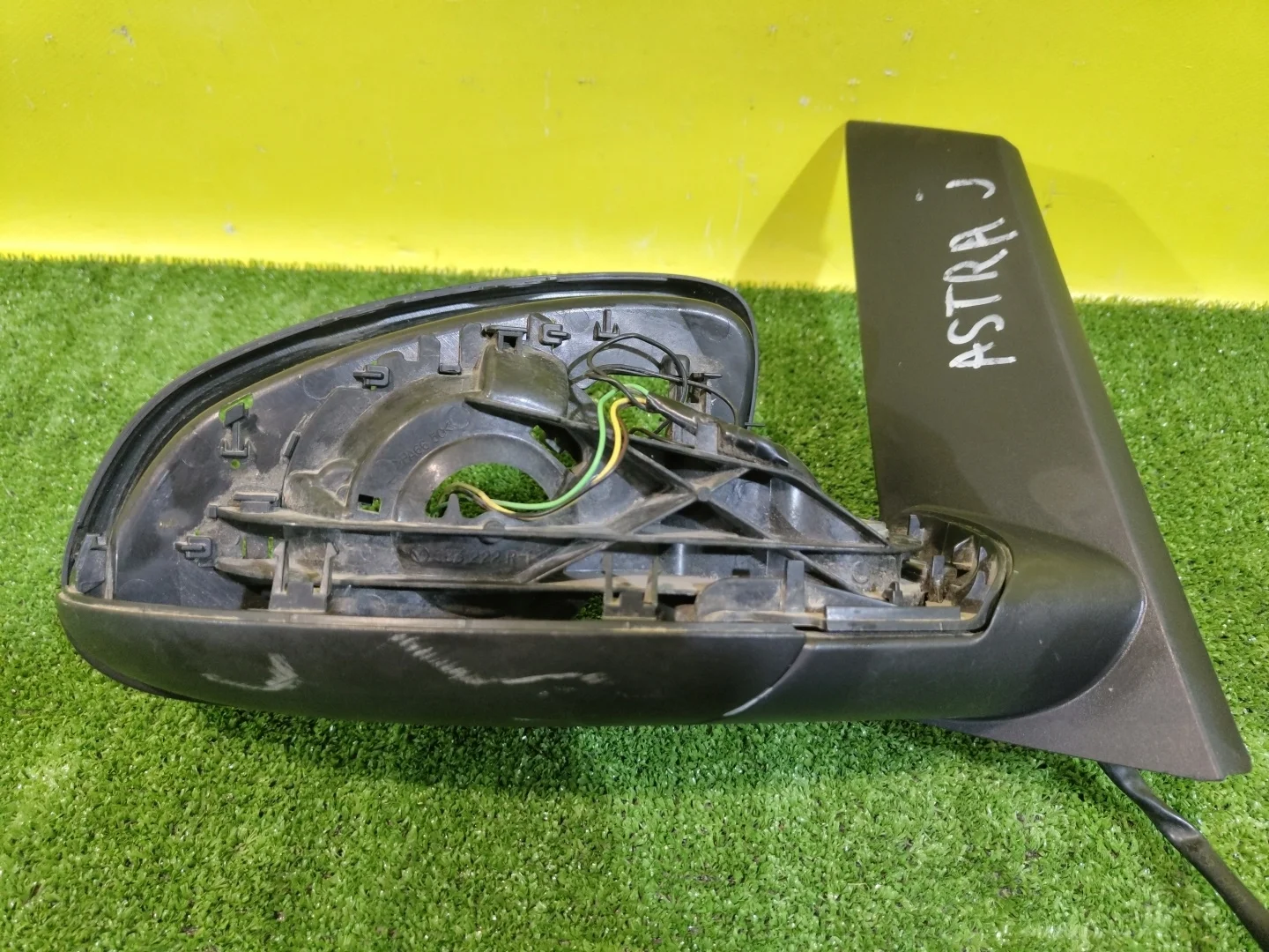 Зеркало правое электрическое  Opel Astra J 2010 13308360 30827