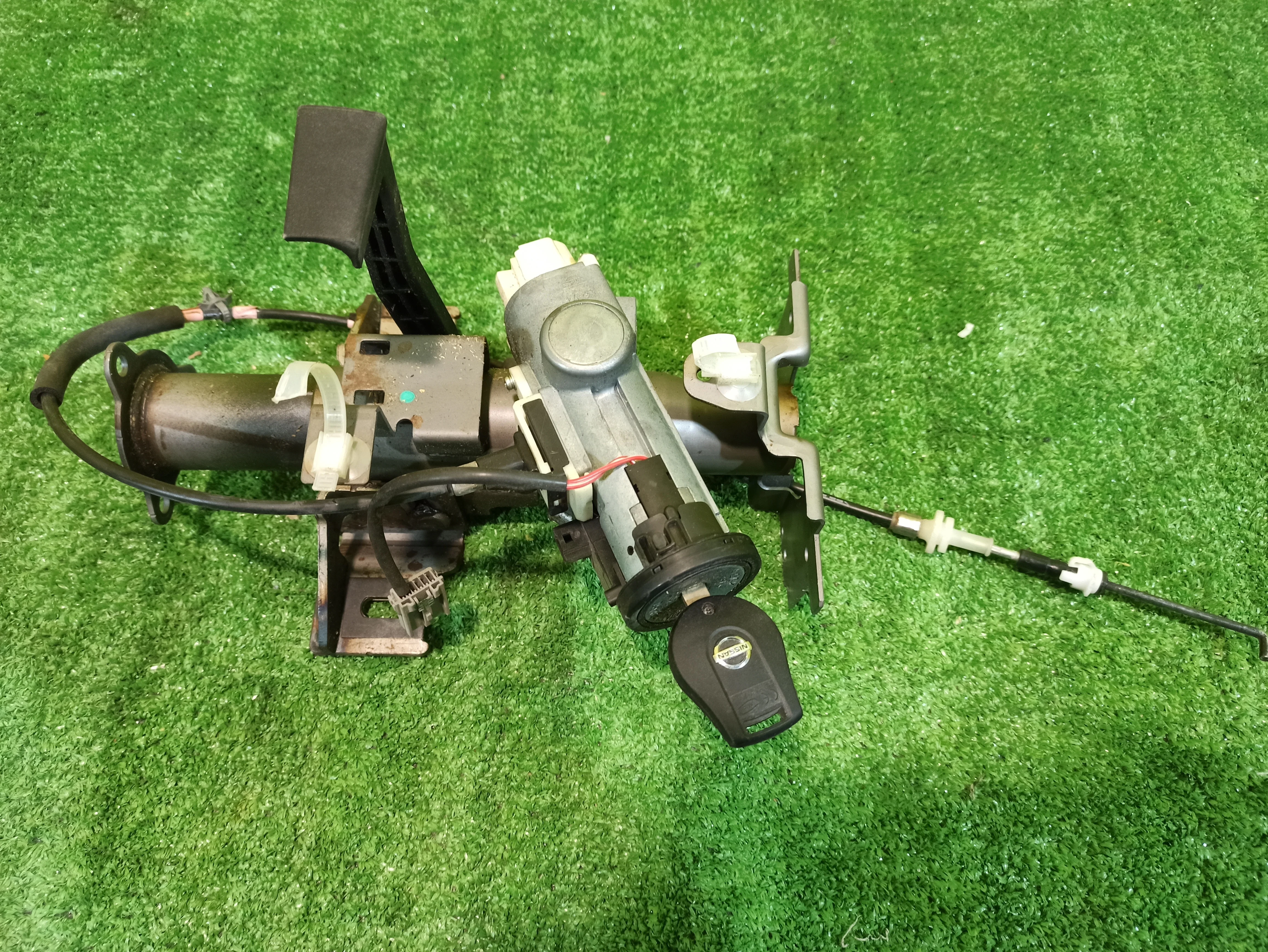 Замок зажигания  Nissan Juke (F15) 2011 28590C9968 31595