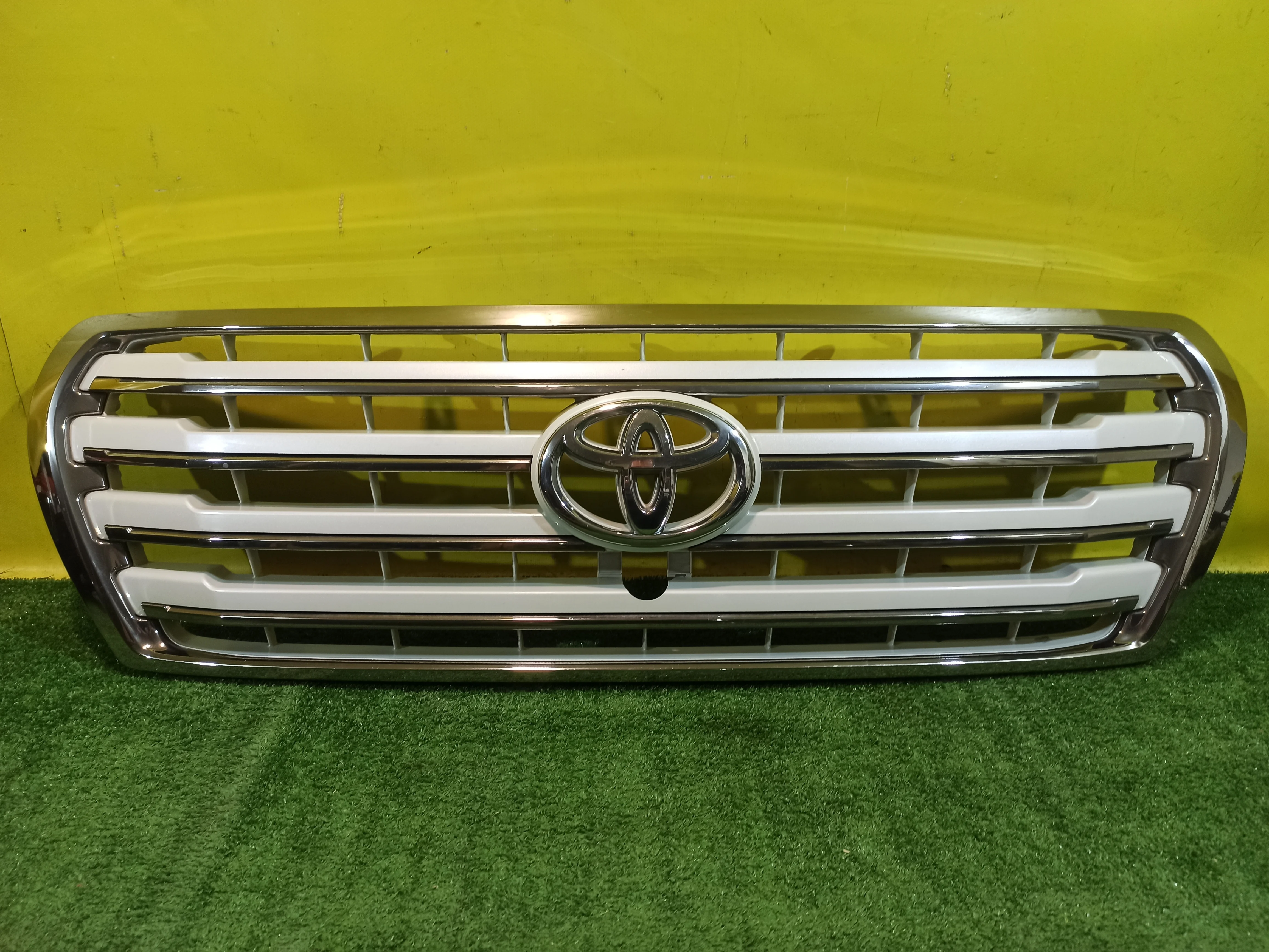 Решетка радиатора  Toyota Land Cruiser (200) 2012 5311460110 33085