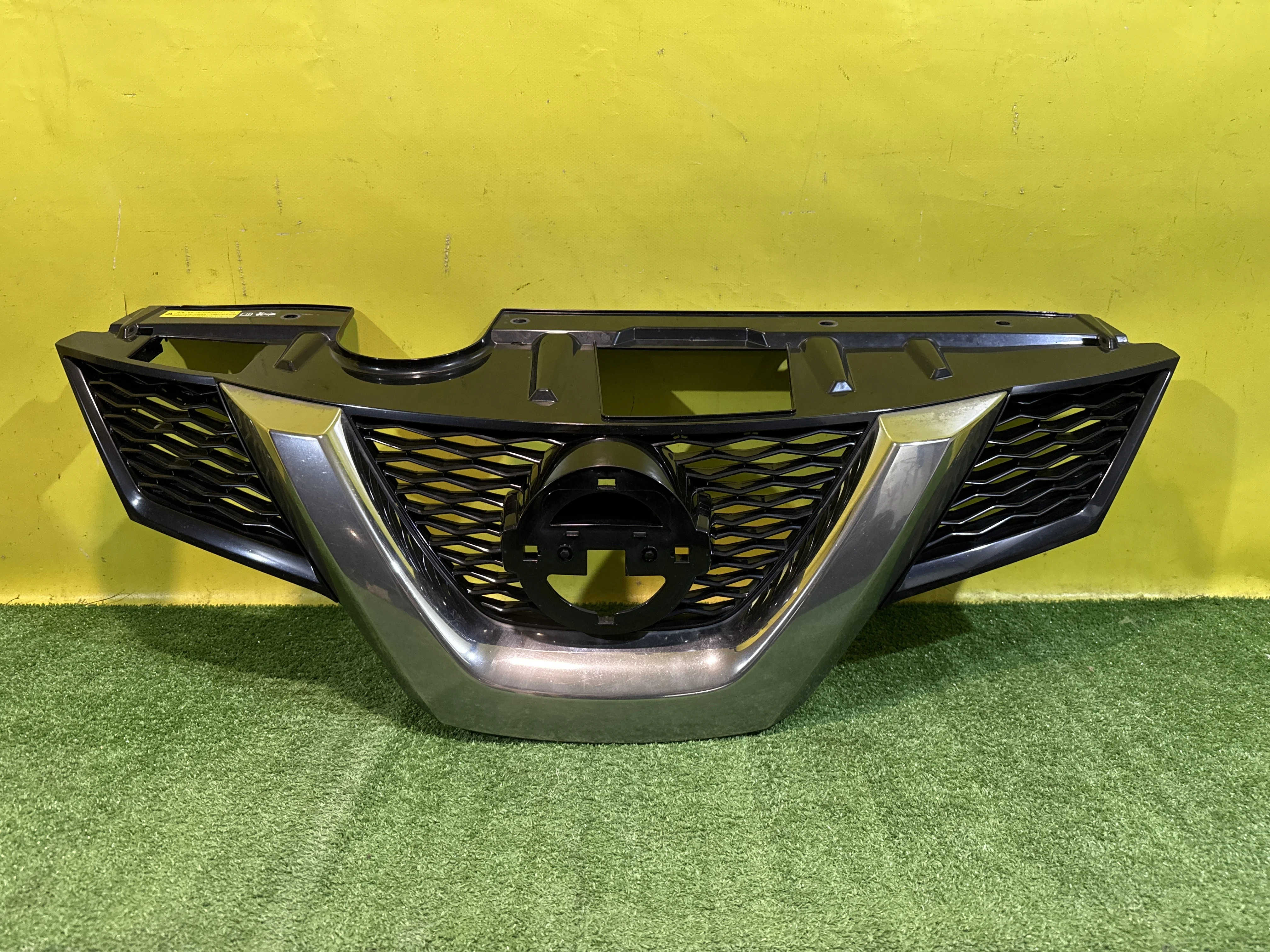 Решетка радиатора  Nissan X-Trail (T32) 2014 623104CL0A 33149