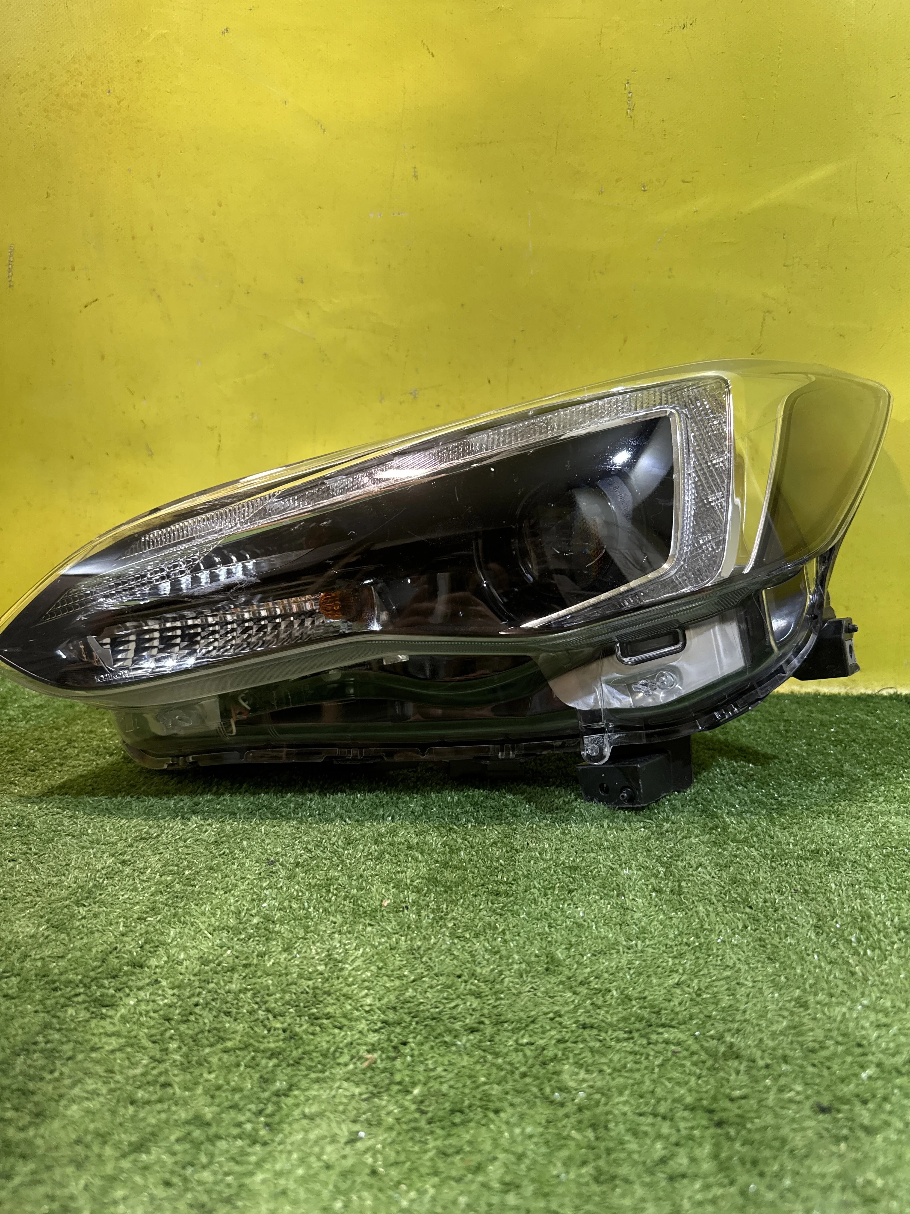 Фара левая LED  Subaru XV (GT) 2017 84002FL130 33439