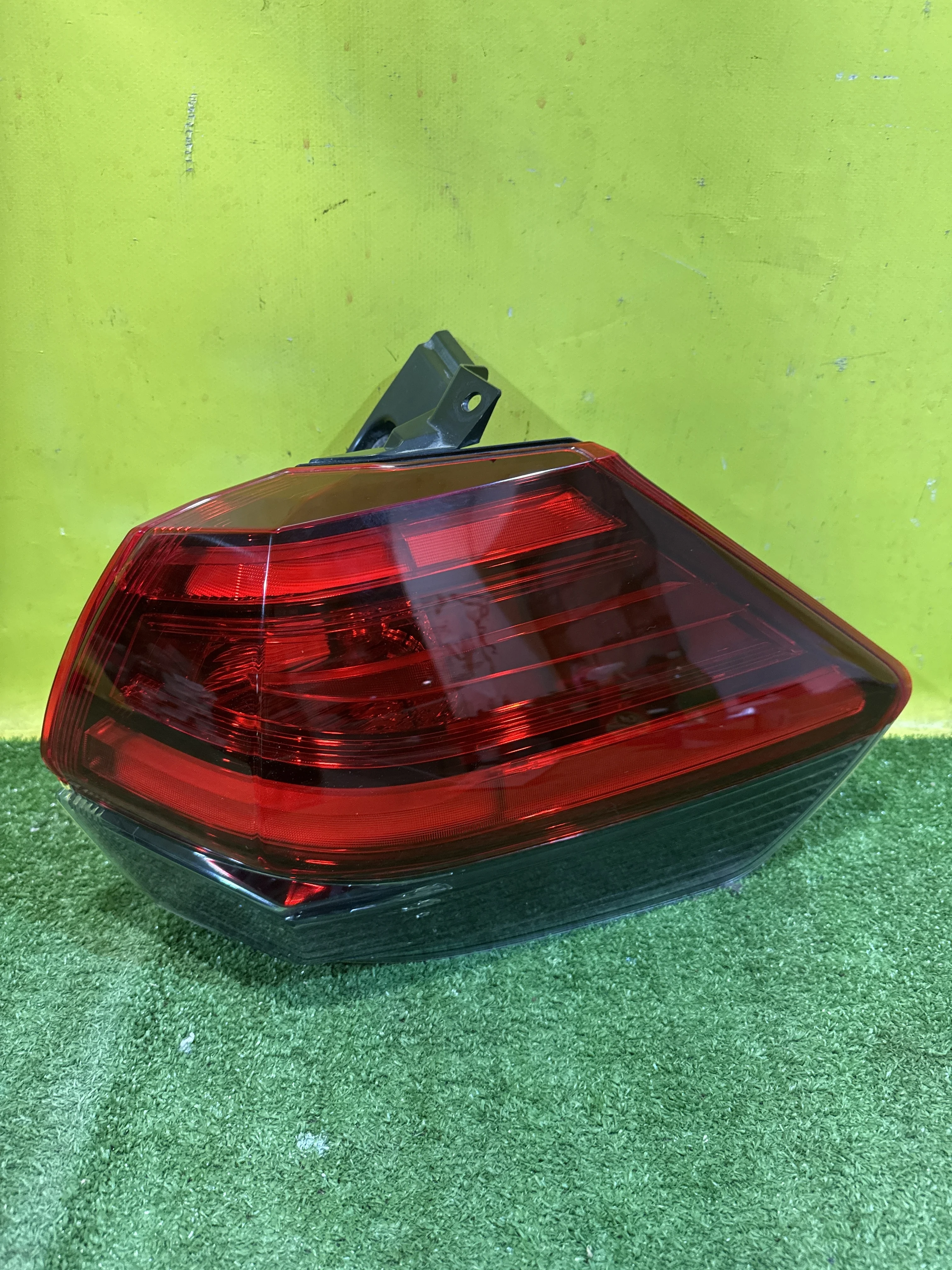 Фонарь задний наружный правый  Nissan X-Trail (T32) 2018 265506FP0A 33460