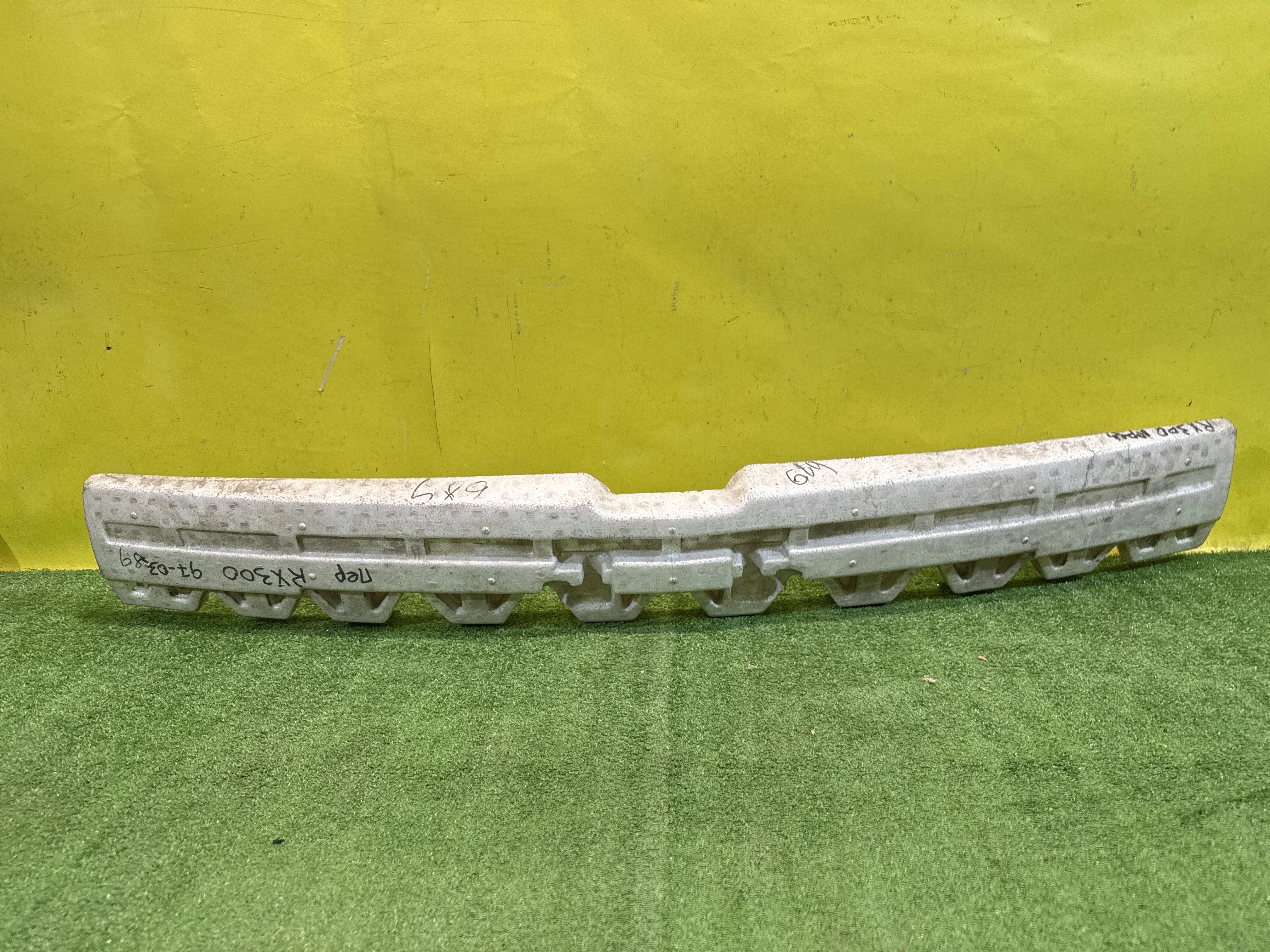 Наполнитель переднего бампера  Lexus RX 1998 5261148010 33618