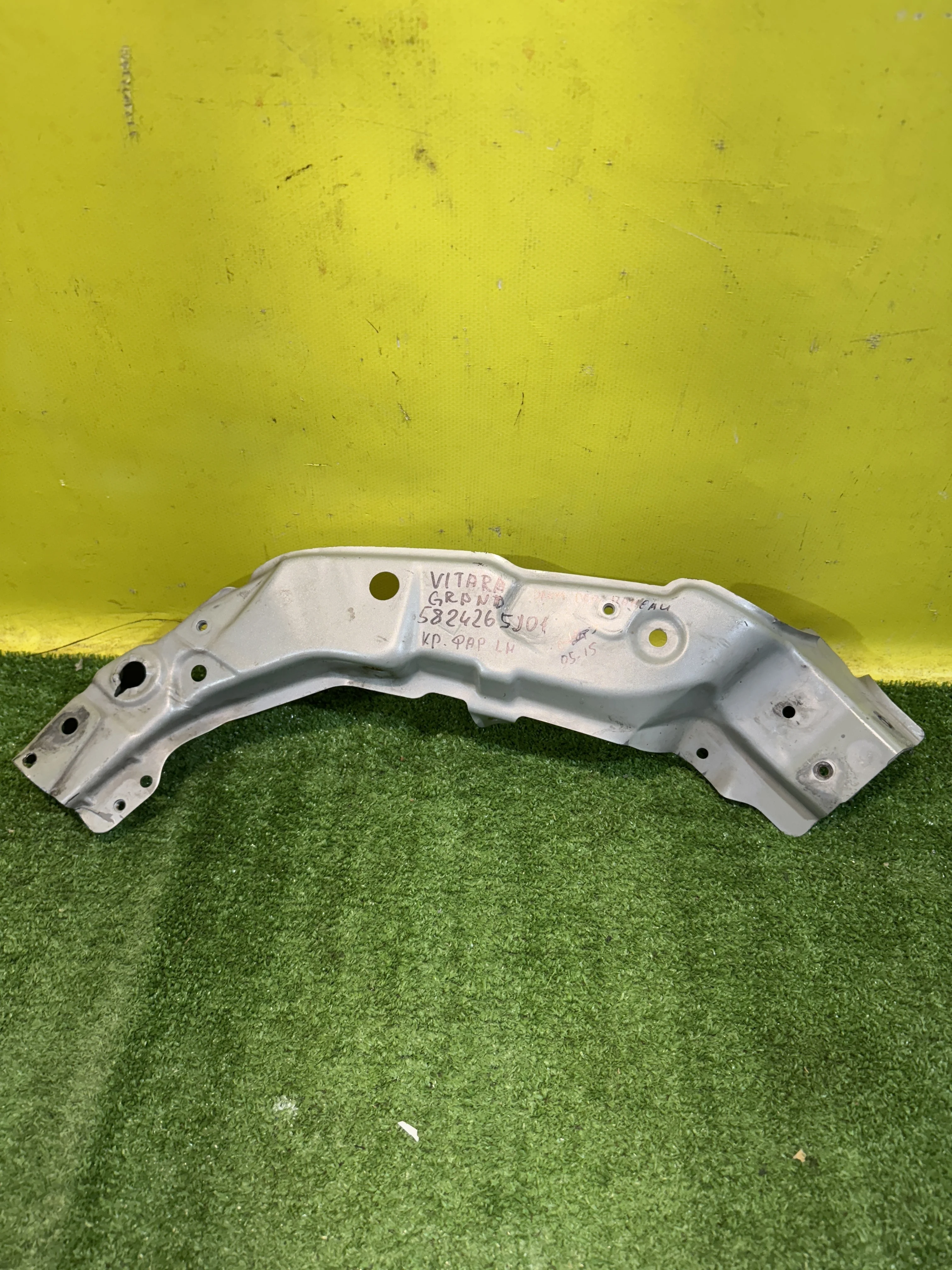 Элемент передней панели  Suzuki Grand Vitara 2006  5824265J01 33726