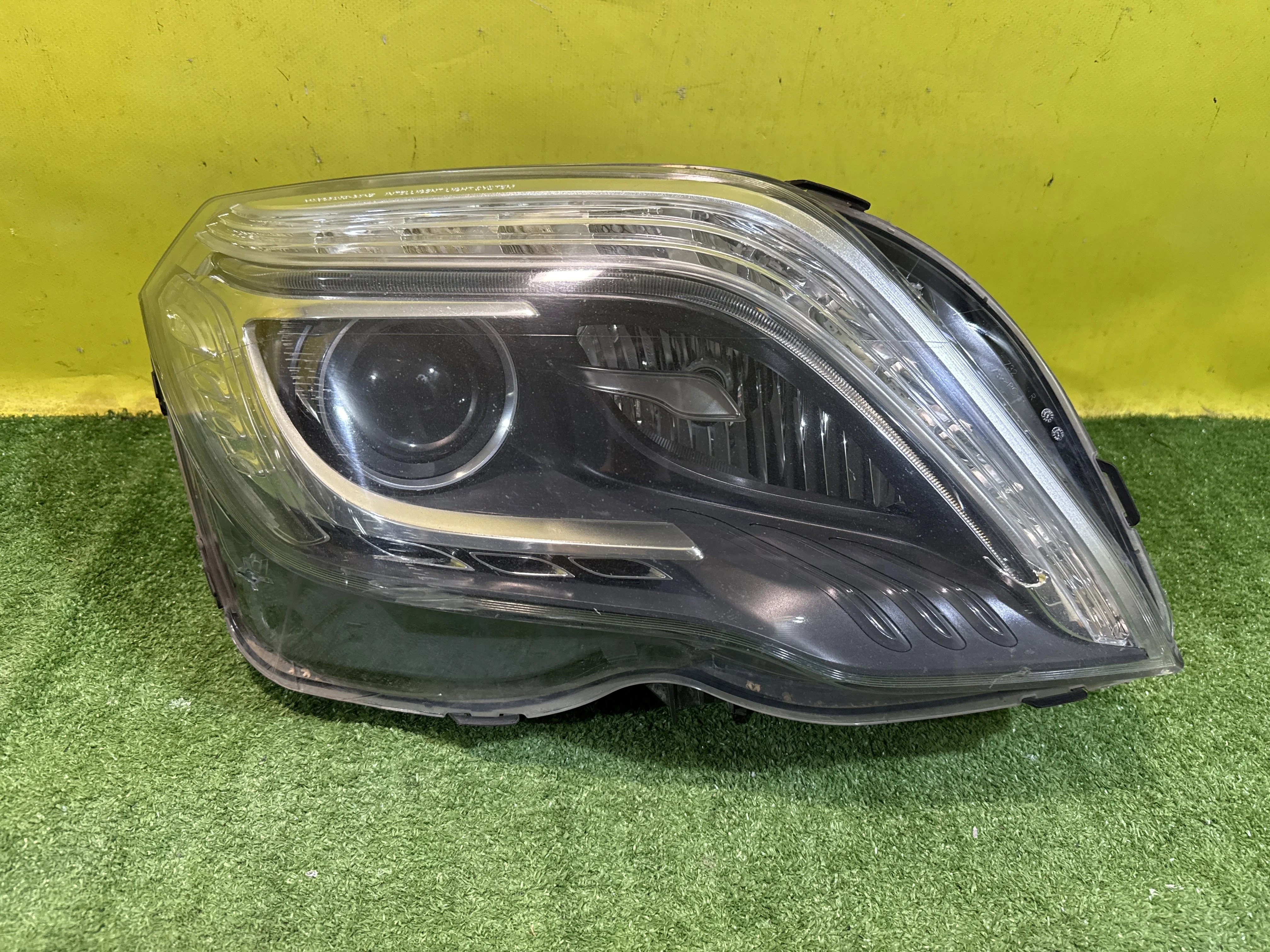 Фара правая ксенон  MERСEDES BENZ GLK-Class (X204) 2012 A2048201639 33763