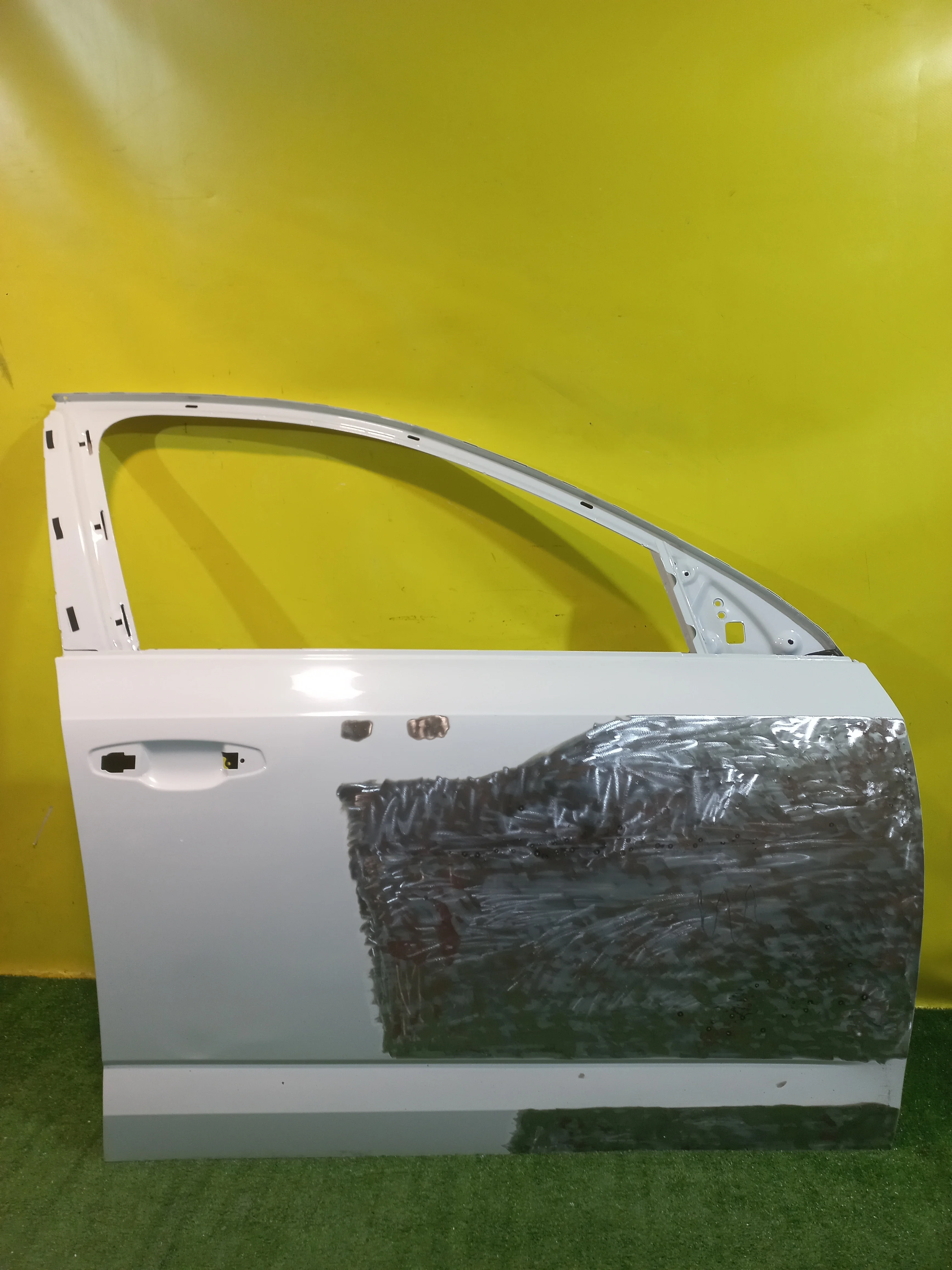 Дверь передняя правая  Skoda  Octavia A7 2013 5E0831052A 33935