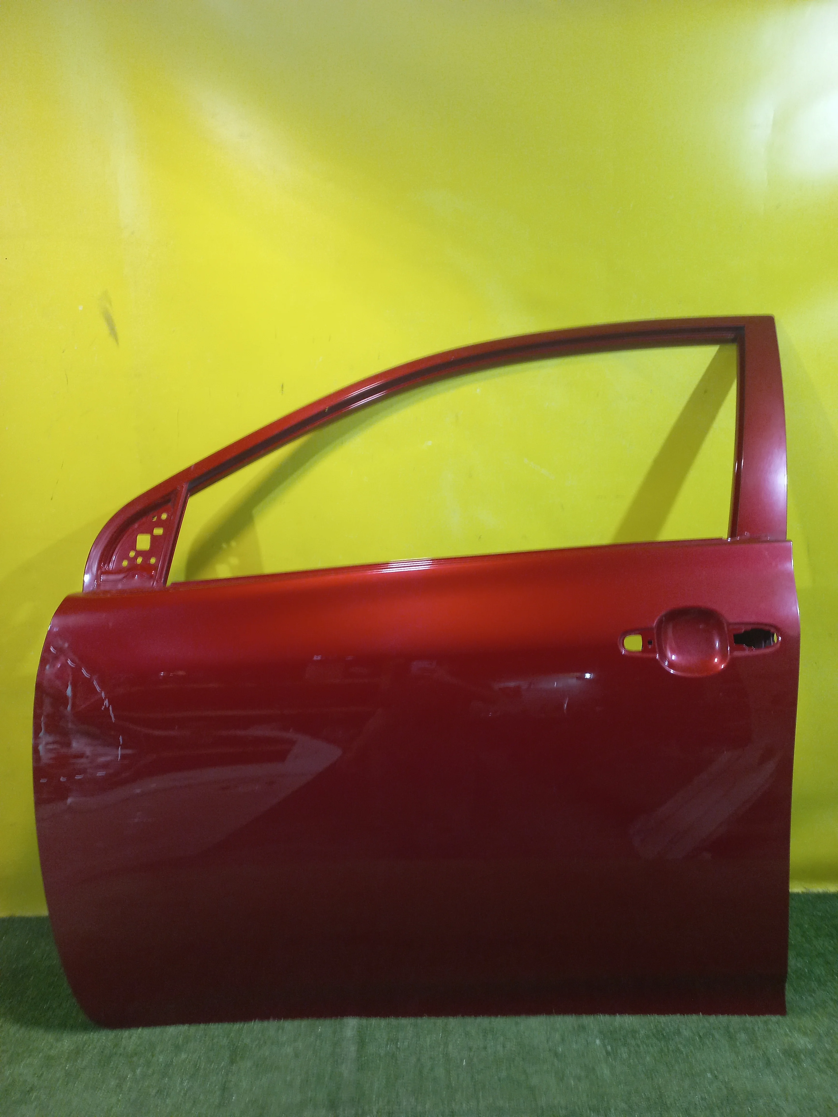 Дверь передняя левая  Toyota Corolla E15 2006 6700212A30 33963