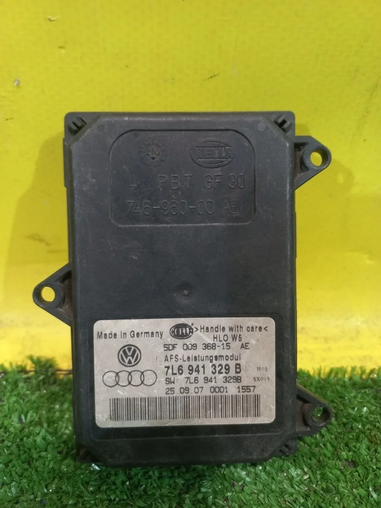 Блок ксеноновой лампы  Skoda  Octavia A5 2004 7L6941329B 34704