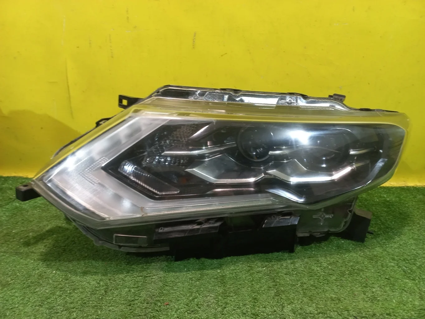 Фара левая LED Nissan X-Trail (T32) 2018 260606FP8B 34802