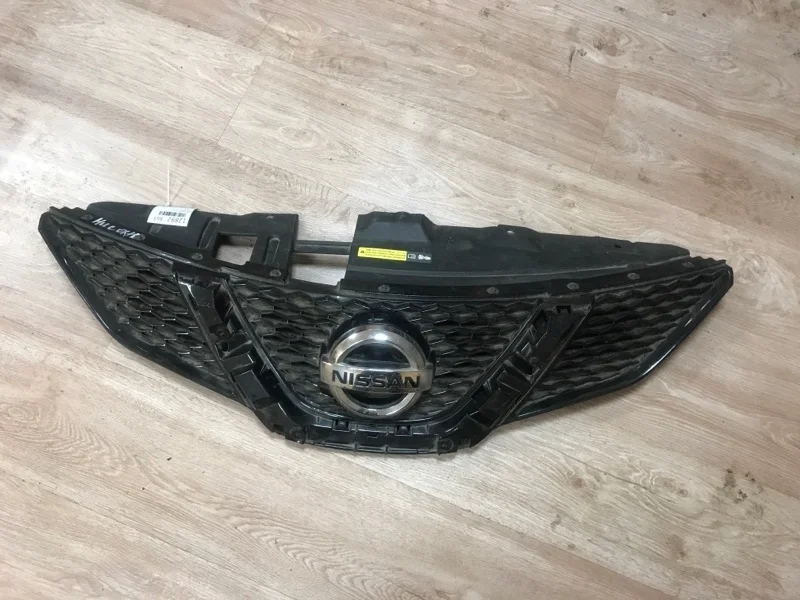 Решетка радиатора Nissan Qashqai 2014 - н.в J11
