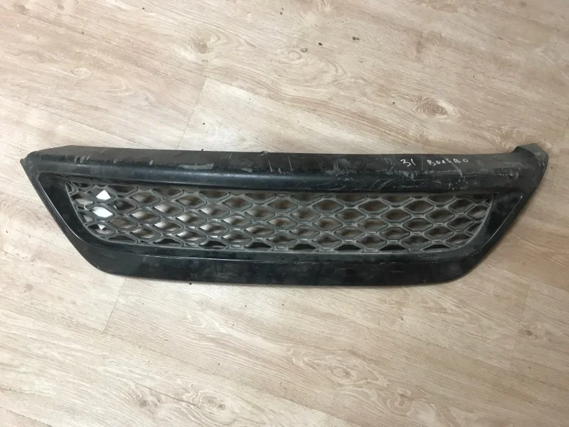 Решетка бампера Kia Rio 2 2005-2011