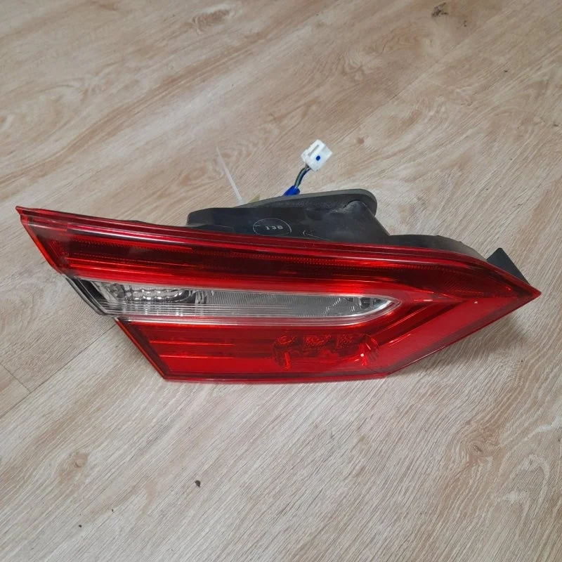 Фонарь Toyota Camry 2018-2021 70