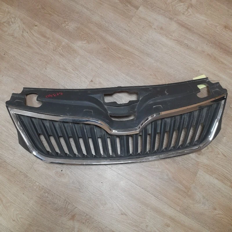 Решетка радиатора Skoda Rapid 1 2013-2020