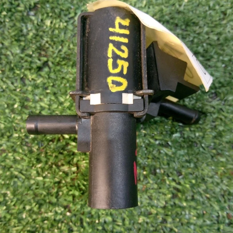 Клапан электромагнитный Mazda 3 2001-2010