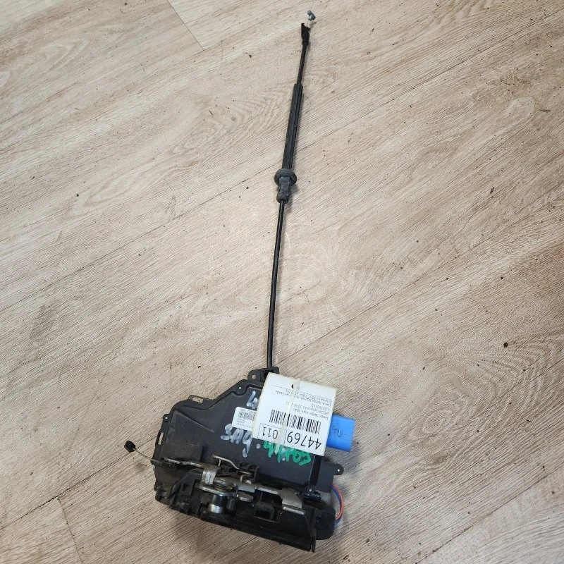 Замок двери Skoda Octavia 2004-2013 A5