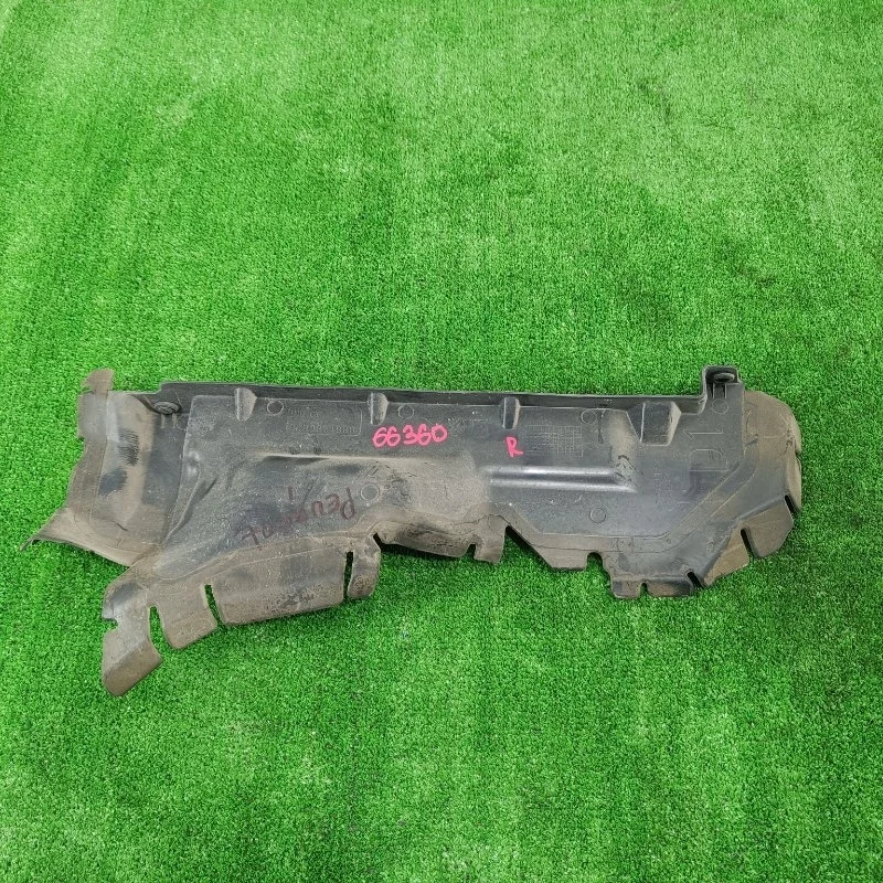 Дефлектор радиатора Peugeot 308 2011-2014 поколение T7