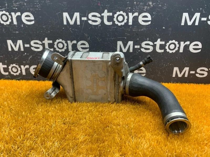 Интеркулер Bmw 7-Series 2009 17517575404 F02 N63B44A, правый