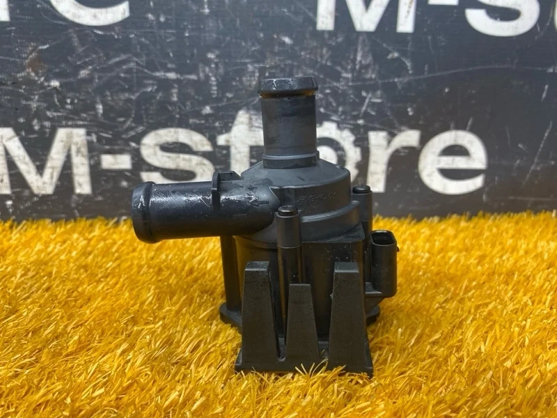 Помпа дополнительная Audi Q5 2013 06H121601M 8R CNCD