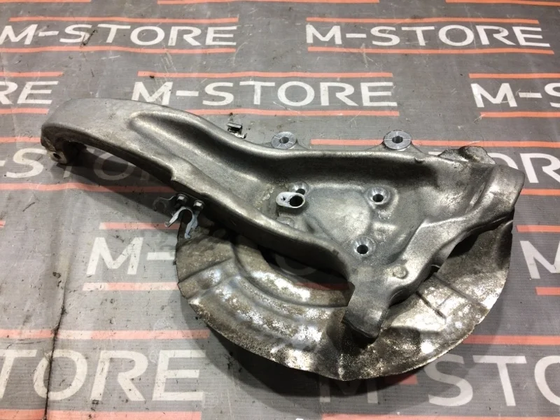 Кулак поворотный Bmw 5-Series 2011 31216775770 F10 N20B20B, передний правый