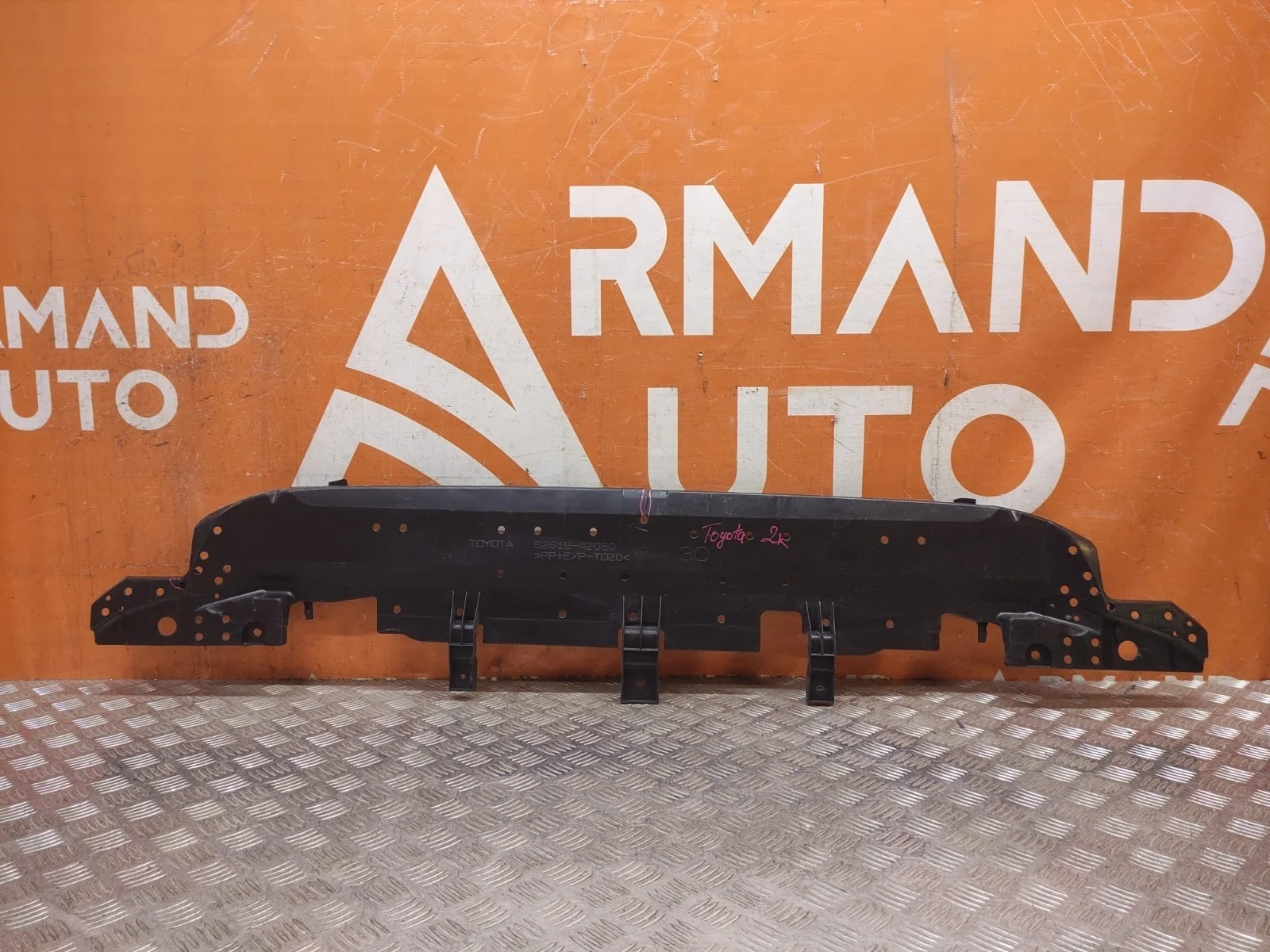 Кронштейн бампера Toyota RAV4 2018-нв 5 XA50