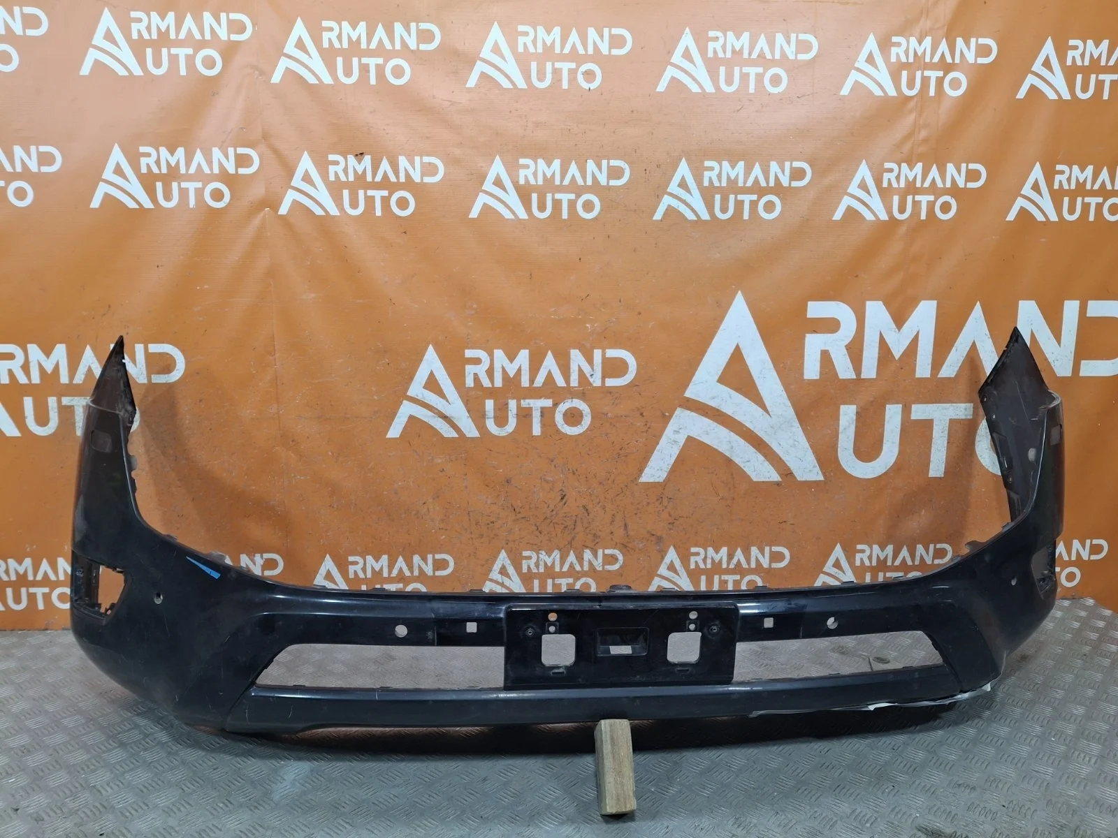 Бампер Toyota Land Cruiser 2021-нв 300