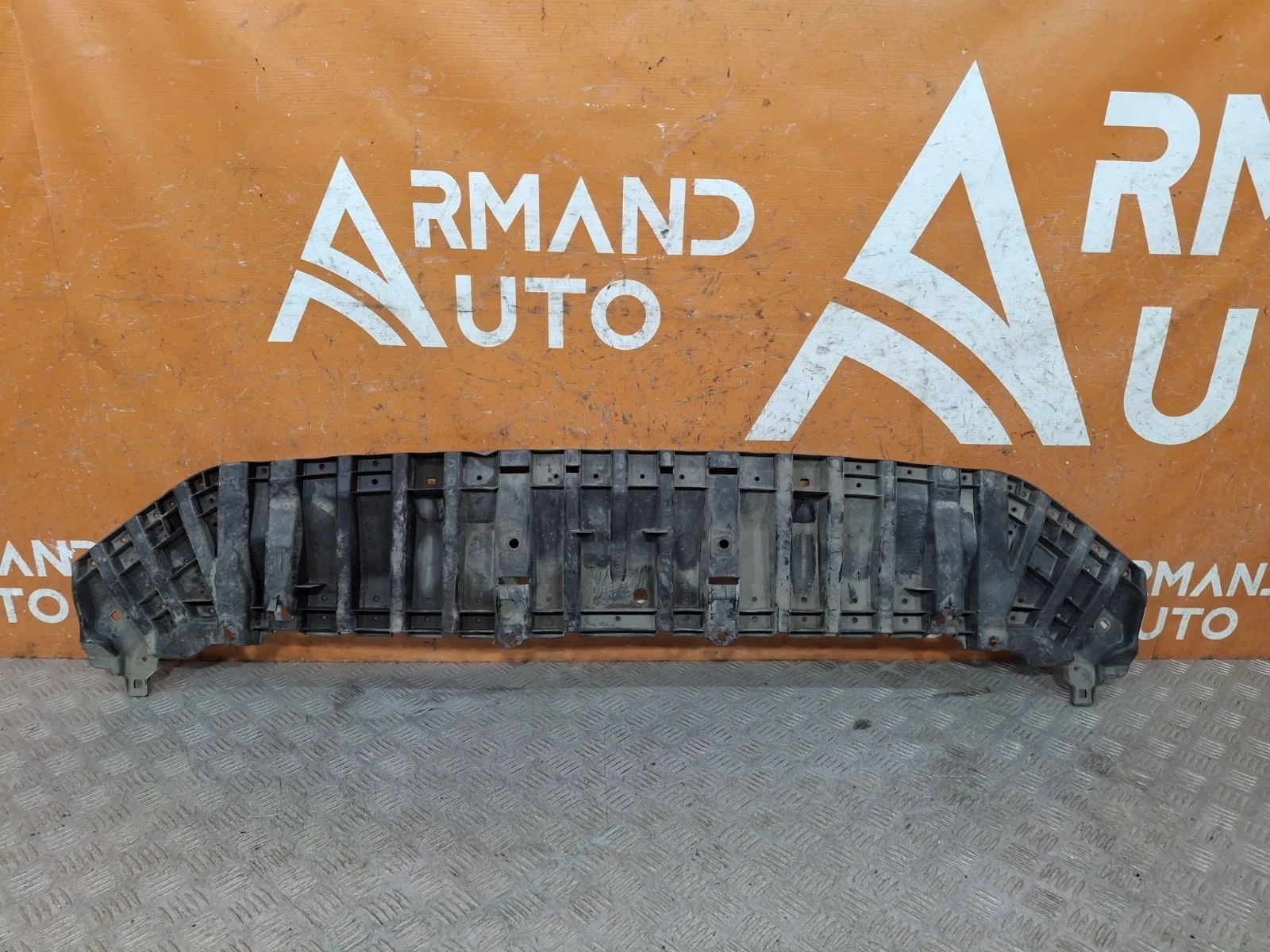 Пыльник бампера Toyota RAV4 2012-2019 CA40