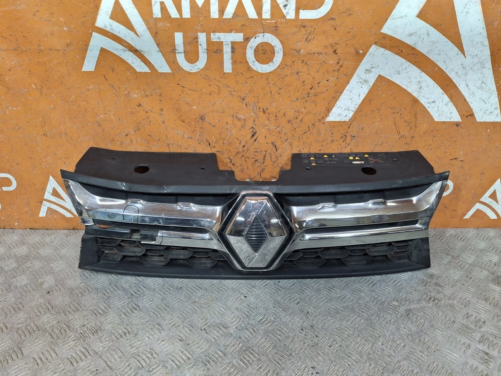 Решетка радиатора Renault Duster 2015-2021